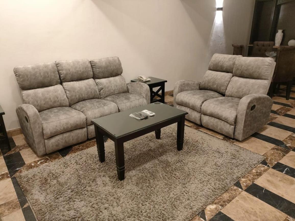 Tohfa Luxury *