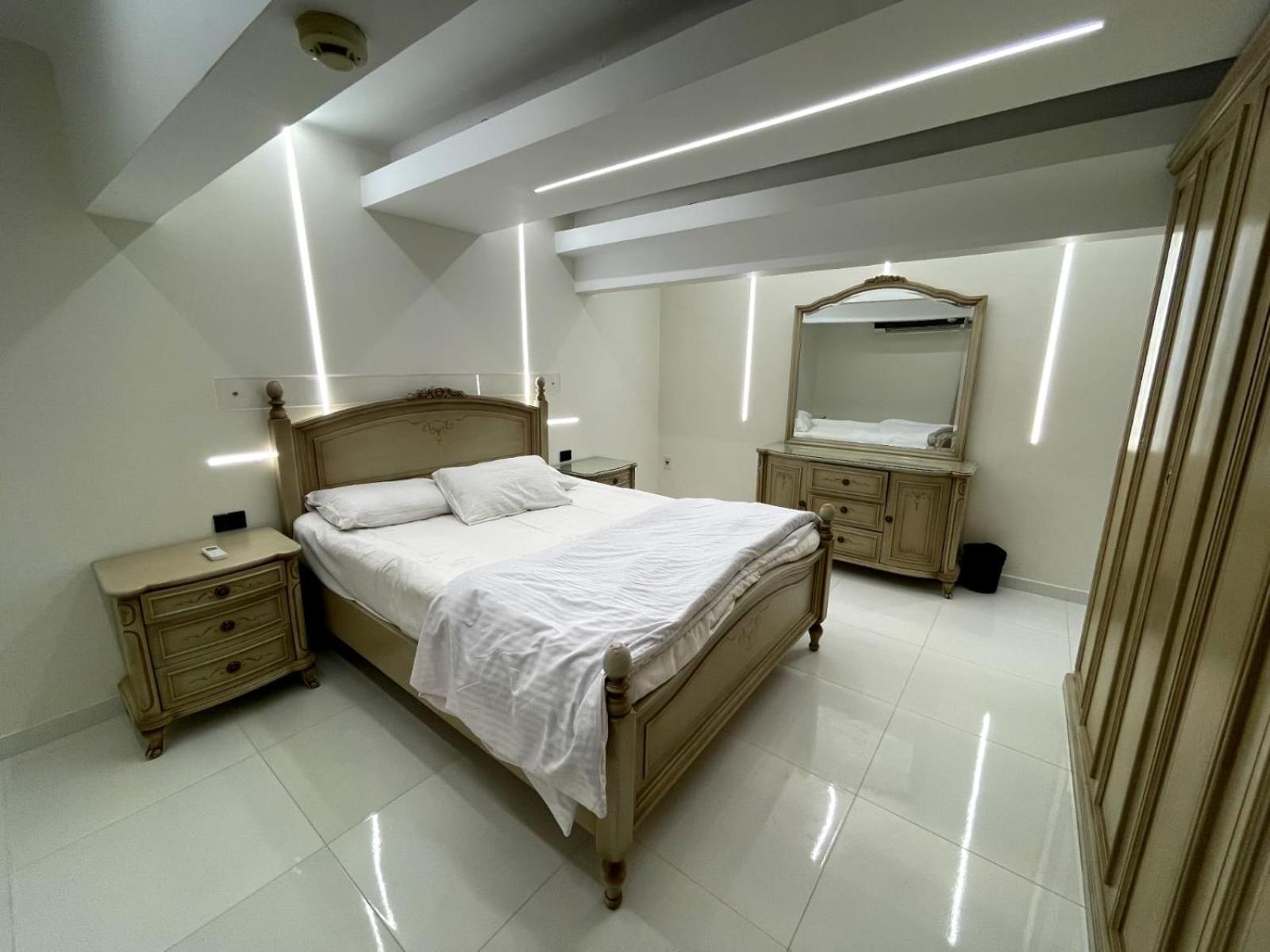 Tohfa Luxury *